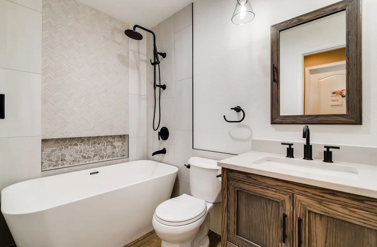 TBS can work freestanding bathtubs into small bathrooms