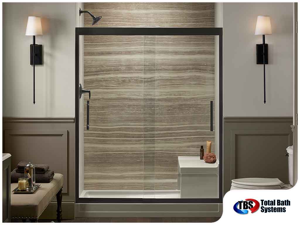 4 Reasons to Pick a Glass Door Over a Shower Curtain